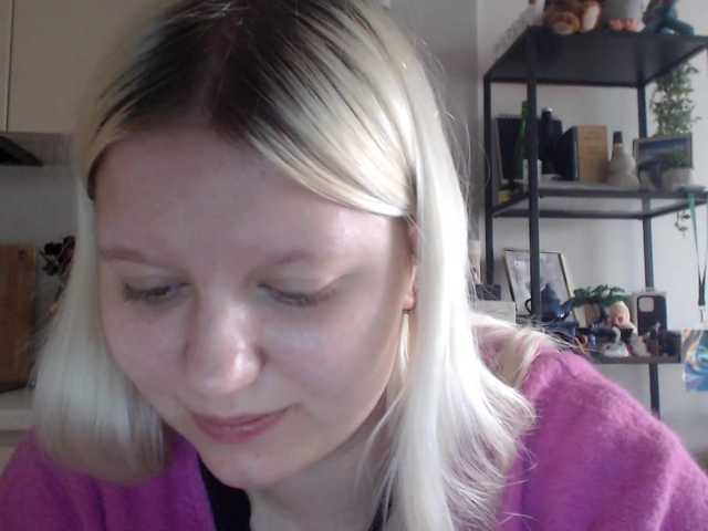 LenaHoney20 live cam on BongaCams