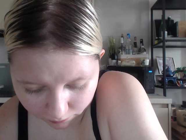 LenaHoney20 live cam on BongaCams