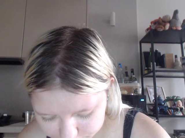 LenaHoney20 live cam on BongaCams