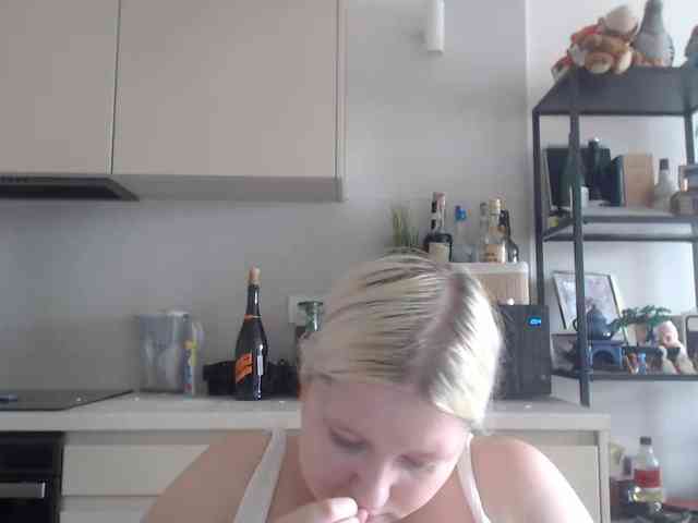 Model: LenaHoney20