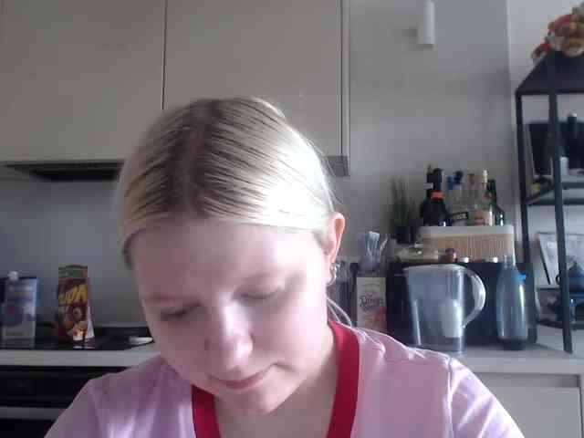 Model: LenaHoney20