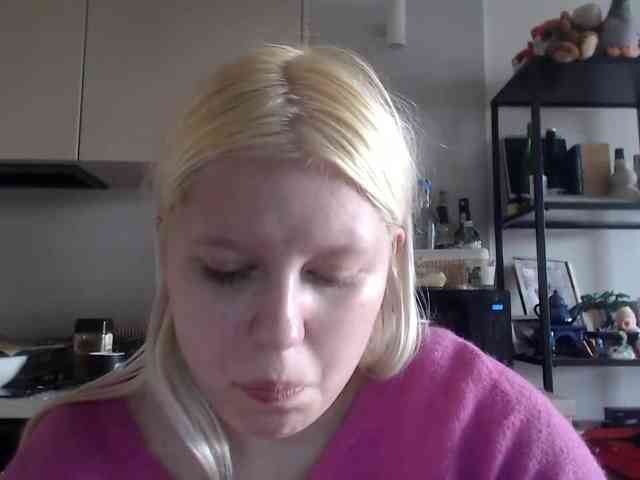 Model: LenaHoney20