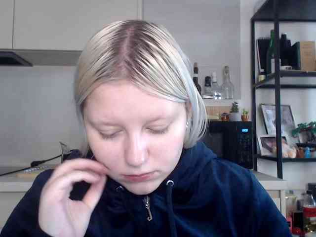 Model: LenaHoney20