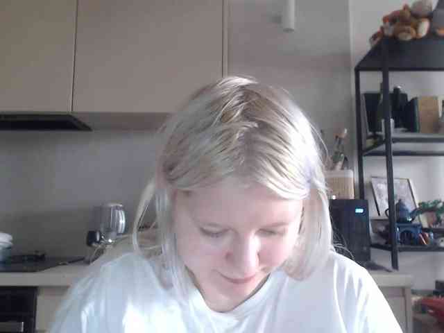 Model: LenaHoney20