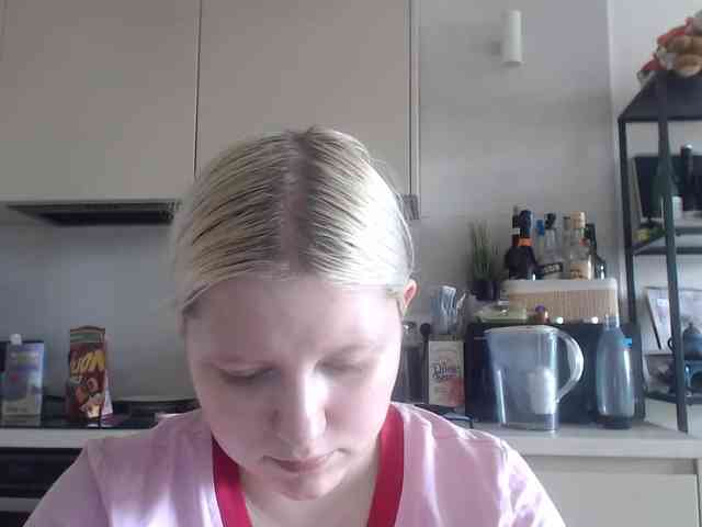 Model: LenaHoney20