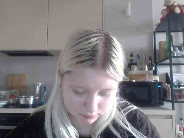 Model: LenaHoney20