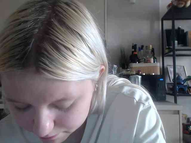 Model: LenaHoney20