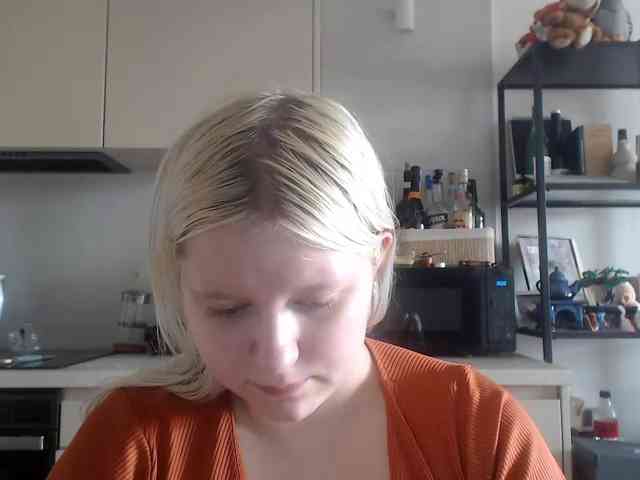 Model: LenaHoney20