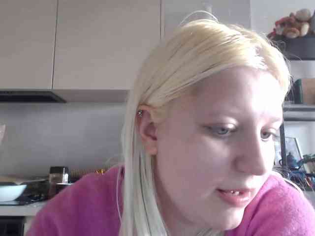 Model: LenaHoney20