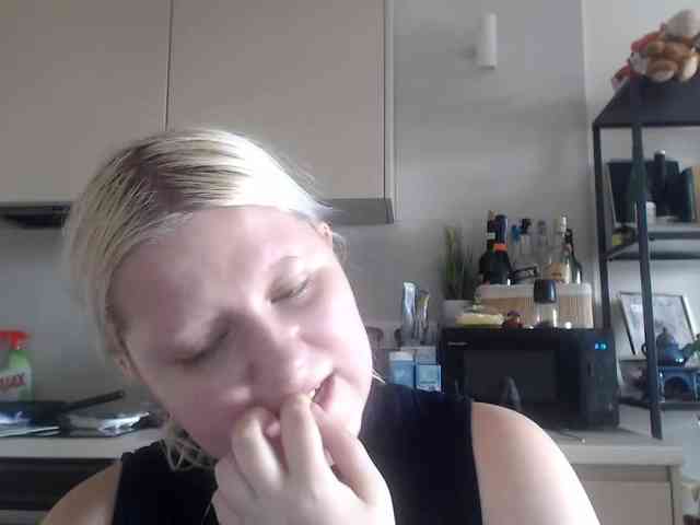Model: LenaHoney20