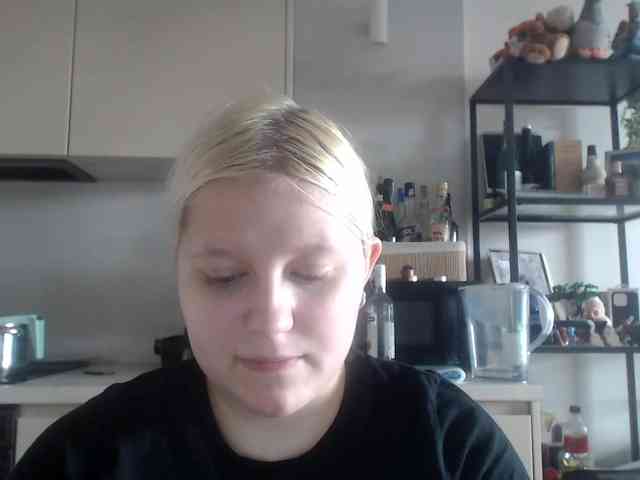 Model: LenaHoney20