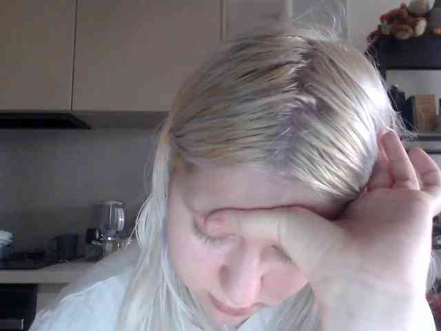 Model: LenaHoney20
