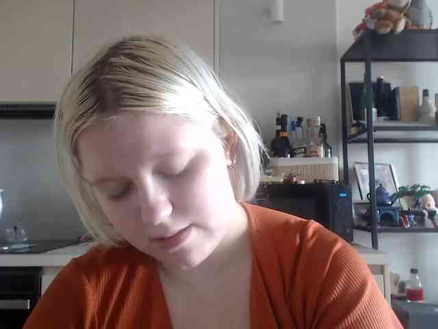 Model: LenaHoney20
