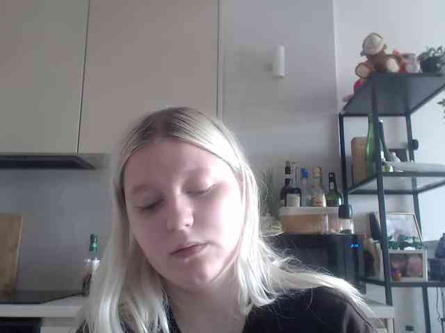 Model: LenaHoney20