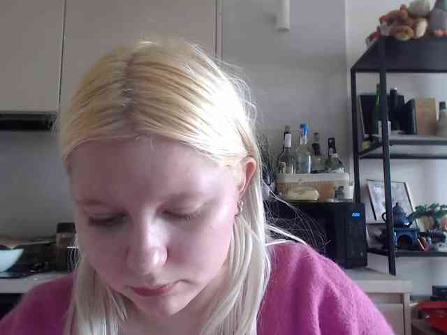 Model: LenaHoney20