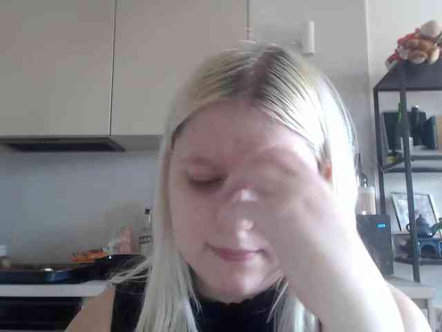 Model: LenaHoney20