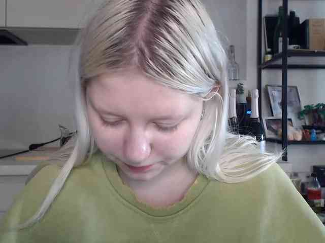 Model: LenaHoney20