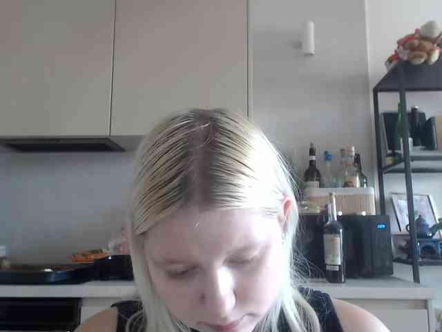 Model: LenaHoney20