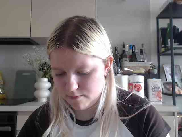 LenaHoney20 webcam