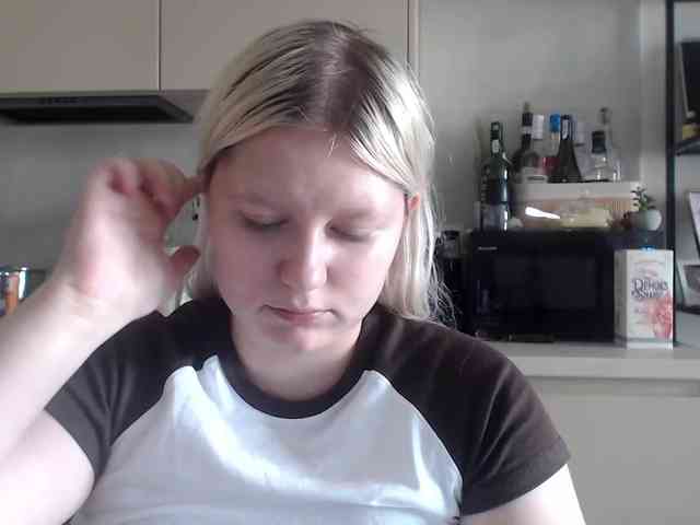 Model: LenaHoney20
