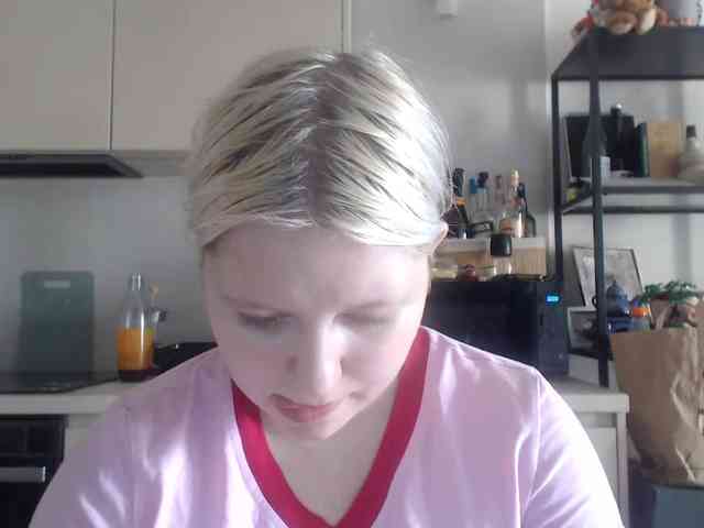 Model: LenaHoney20
