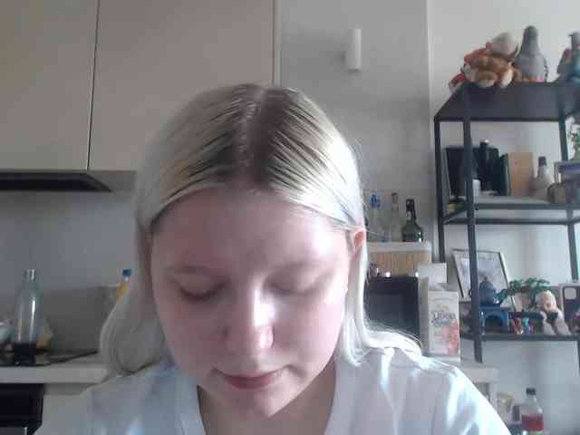 Model: LenaHoney20