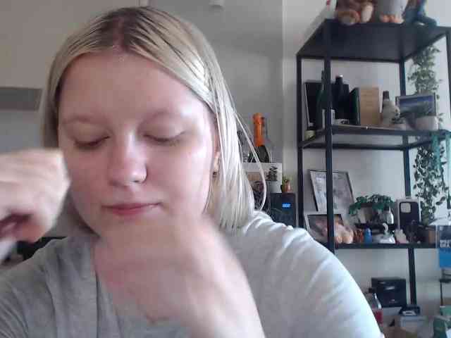 Model: LenaHoney20
