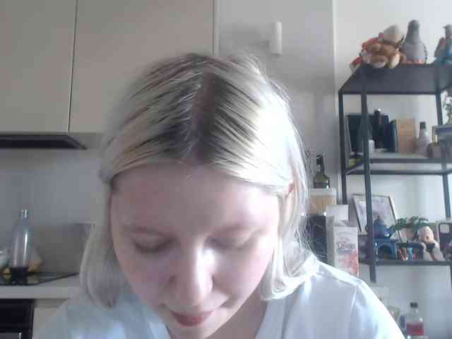 Model: LenaHoney20