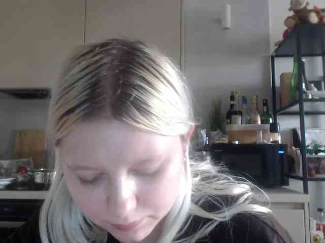 Model: LenaHoney20