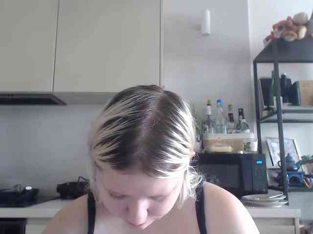 Model: LenaHoney20