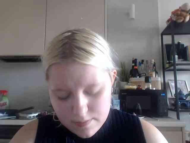 Model: LenaHoney20