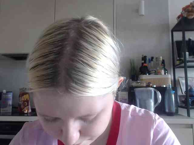 Model: LenaHoney20