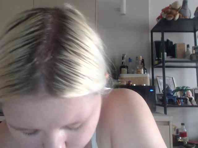 Model: LenaHoney20