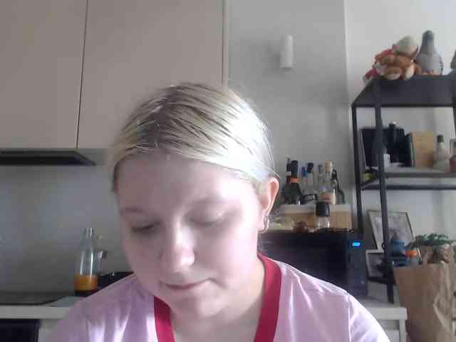 Model: LenaHoney20