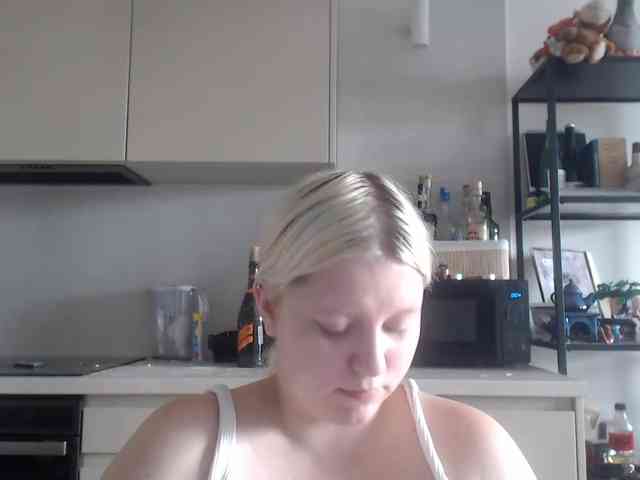 Model: LenaHoney20