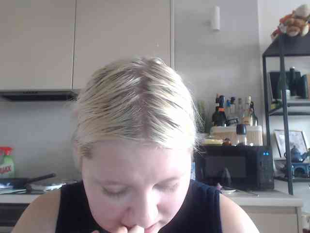 Model: LenaHoney20