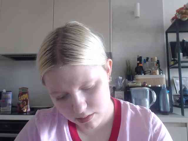 Model: LenaHoney20
