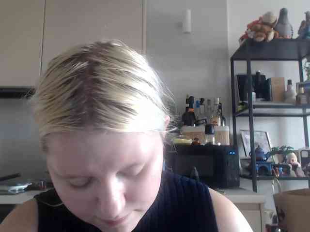 Model: LenaHoney20