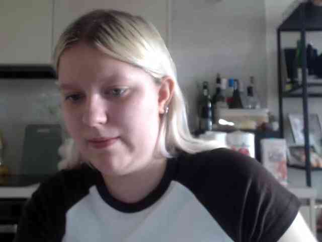 Model: LenaHoney20