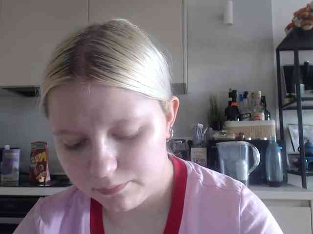 Model: LenaHoney20