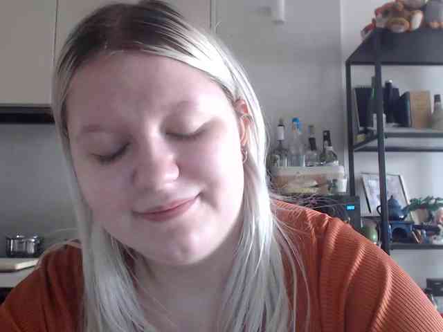Model: LenaHoney20