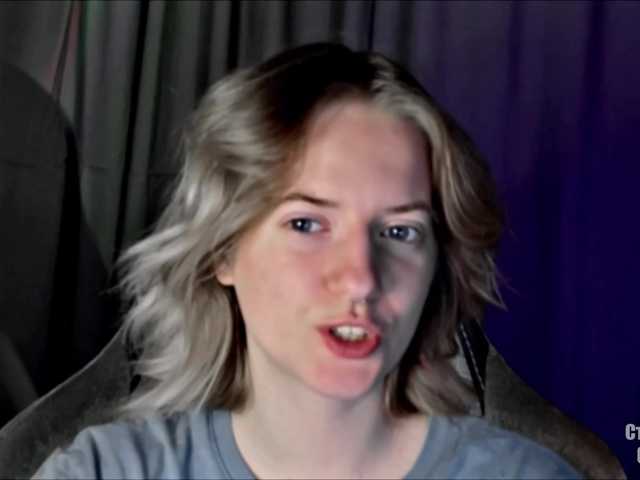 HeyAlise's BongaCams show and profile