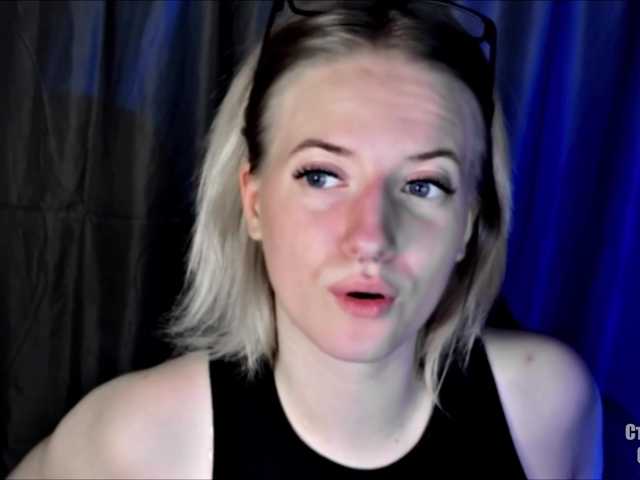 HeyAlise's BongaCams show and profile