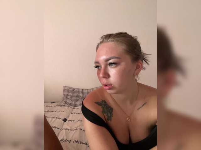 Kiss live cam on BongaCams