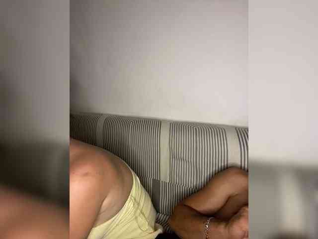Kiss_999 webcam
