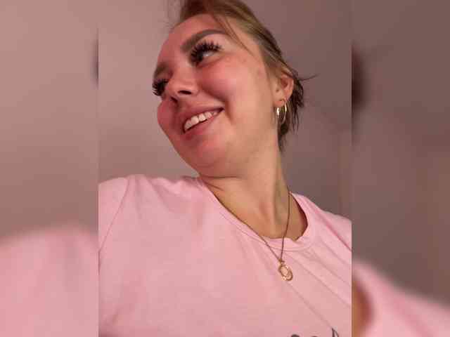 Kiss_999 webcam