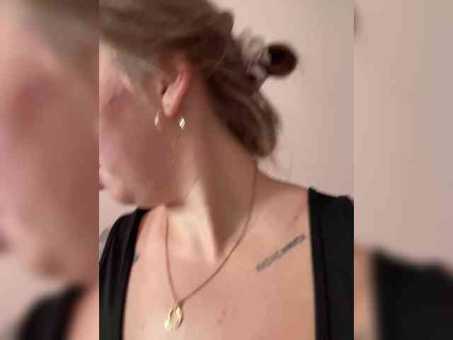 Kiss_999