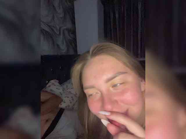 Kiss_999 webcam