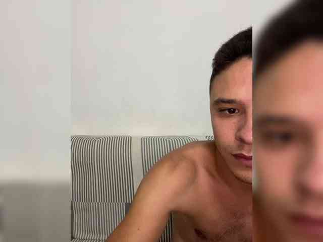 Kiss_999 webcam