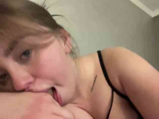 Kiss_999 webcam